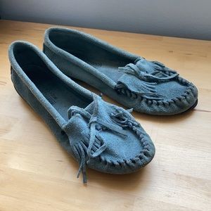 Minnetonka gray-blue suede moccasins - size 6.5